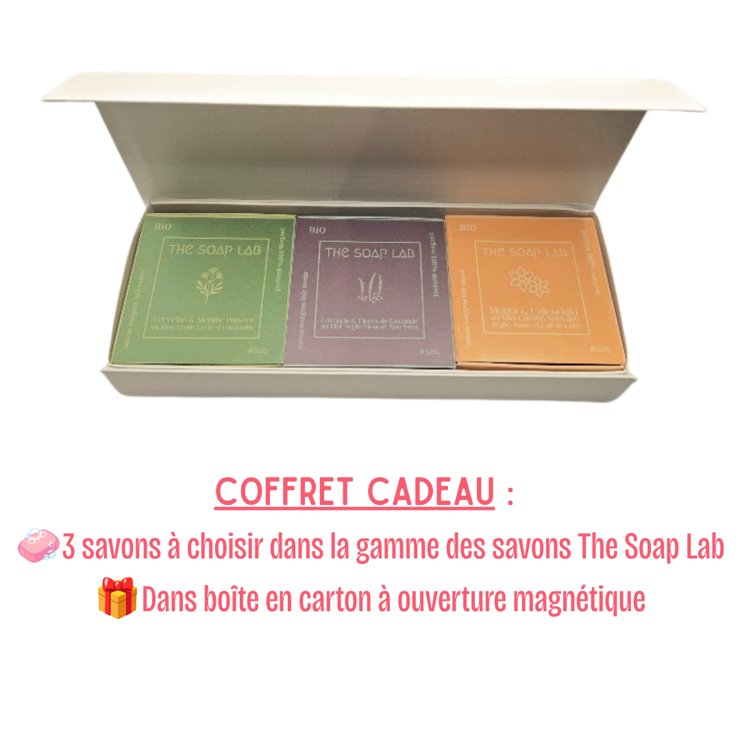 coffret cadeau : 3 savons dans boite kraft blanche à ouverture magnétique, mi-ouverte et vue de 3/4 supérieur, sur fond blanc