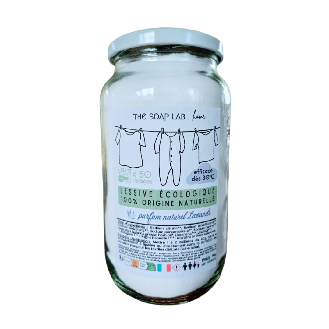 Lessive écologique en poudre dans bocal en verre de 1L vu de face / parfum lavande