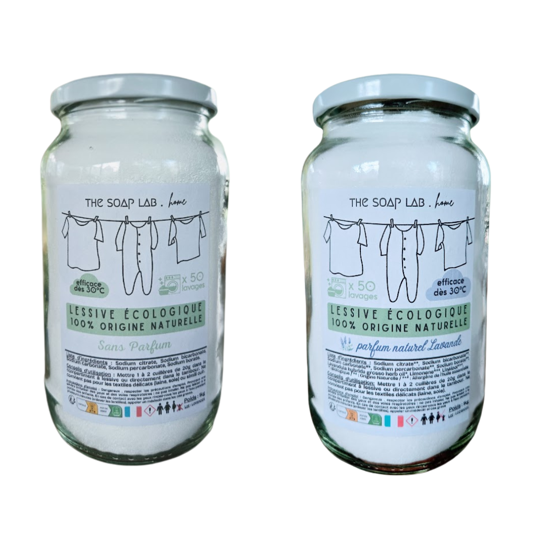 Lessive écologique en poudre dans bocal en verre de 1L / 2 bocaux vus de face / 1 au parfum lavande et 1 sans parfum