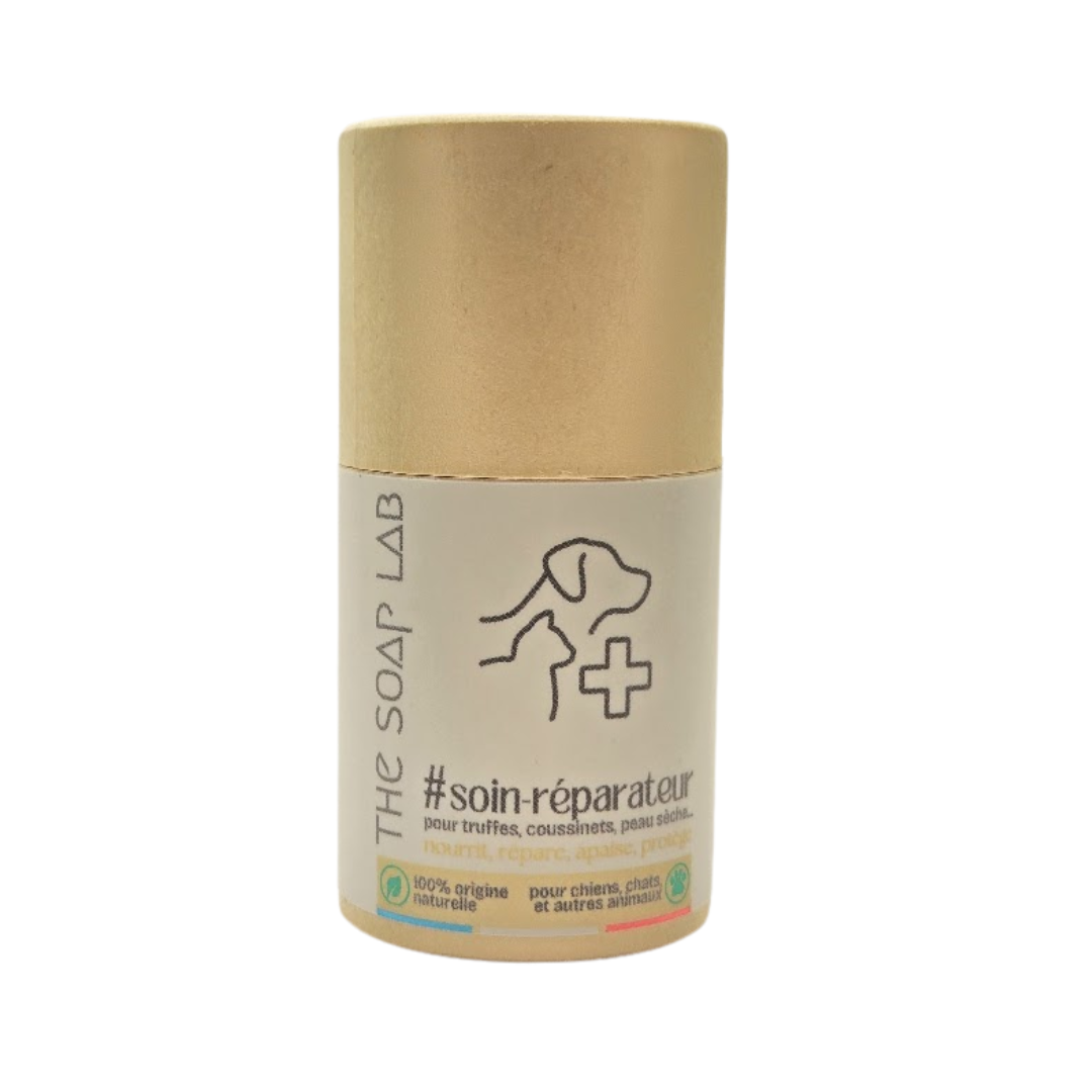 stick réparateur pour animaux dans tube kraft push-up fermé vu de face, sur fond blanc.